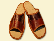 Gamintojas šlepetes, grūdų šlepetes, sandalus, šlepetes, klumpes, vaikiškus batus, avikailio šlepetes, vilnos šildytuvus