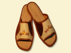 Gamintojas šlepetes, grūdų šlepetes, sandalus, šlepetes, klumpes, vaikiškus batus, avikailio šlepetes, vilnos šildytuvus