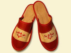 Gamintojas šlepetes, grūdų šlepetes, sandalus, šlepetes, klumpes, vaikiškus batus, avikailio šlepetes, vilnos šildytuvus