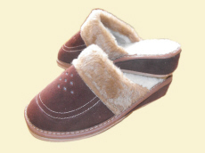 Gamintojas šlepetes, grūdų šlepetes, sandalus, šlepetes, klumpes, vaikiškus batus, avikailio šlepetes, vilnos šildytuvus