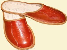 Gamintojas šlepetes, grūdų šlepetes, sandalus, šlepetes, klumpes, vaikiškus batus, avikailio šlepetes, vilnos šildytuvus