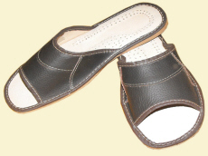 Gamintojas šlepetes, grūdų šlepetes, sandalus, šlepetes, klumpes, vaikiškus batus, avikailio šlepetes, vilnos šildytuvus