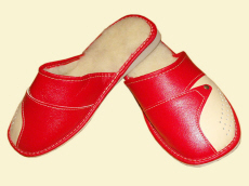 Gamintojas šlepetes, grūdų šlepetes, sandalus, šlepetes, klumpes, vaikiškus batus, avikailio šlepetes, vilnos šildytuvus