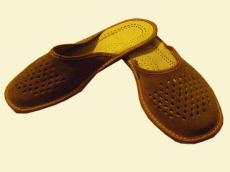 Gamintojas šlepetes, grūdų šlepetes, sandalus, šlepetes, klumpes, vaikiškus batus, avikailio šlepetes, vilnos šildytuvus