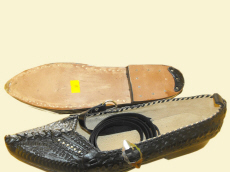 Gamintojas šlepetes, grūdų šlepetes, sandalus, šlepetes, klumpes, vaikiškus batus, avikailio šlepetes, vilnos šildytuvus